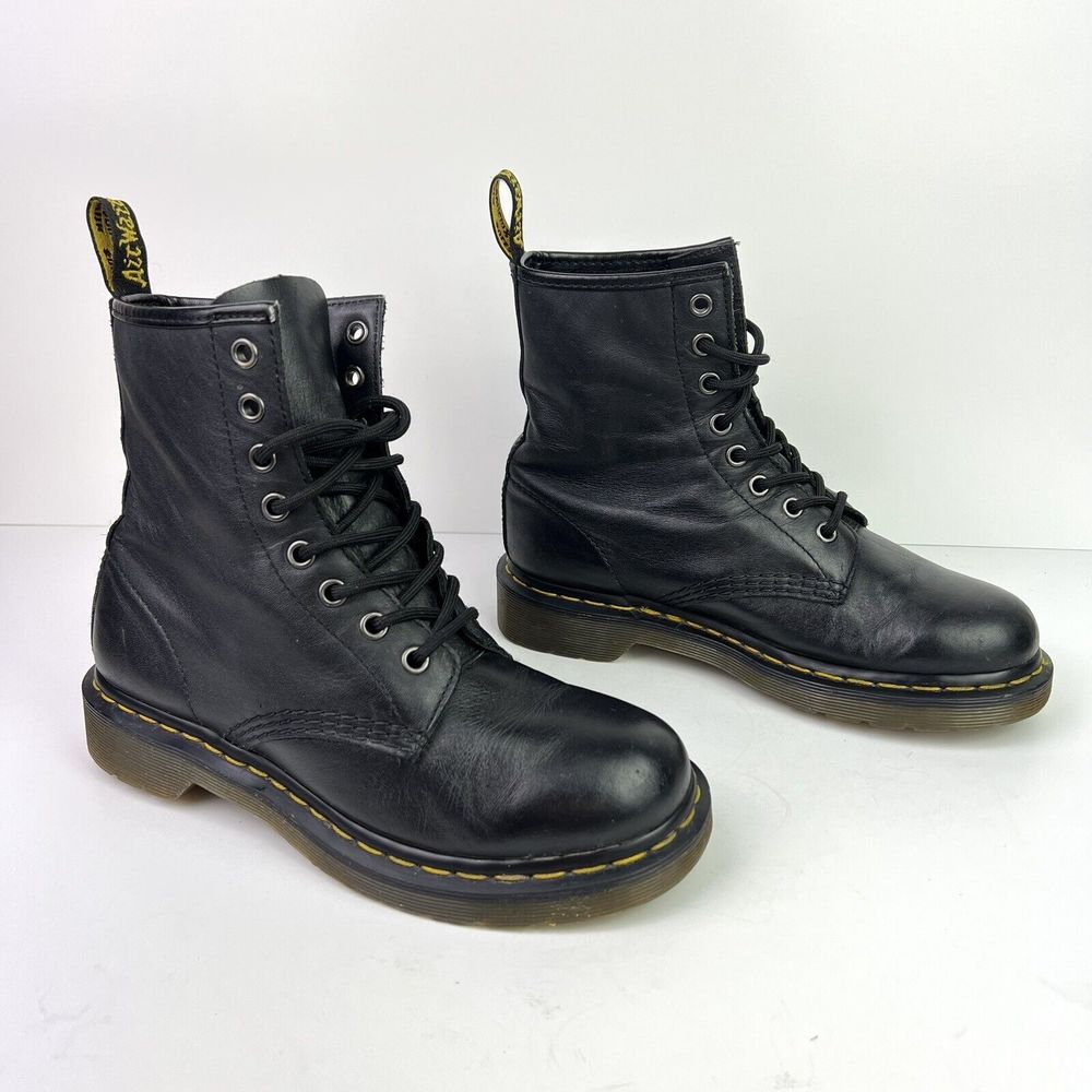 DR. MARTENS Women's Size 7 Pascal Combat Leather Boots Black Classic Doc 1460